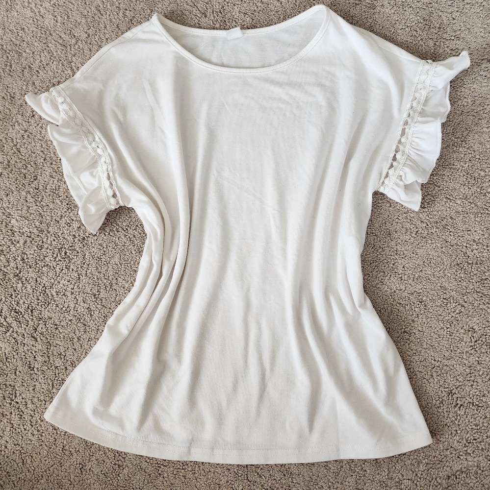 White short sleeve shirt